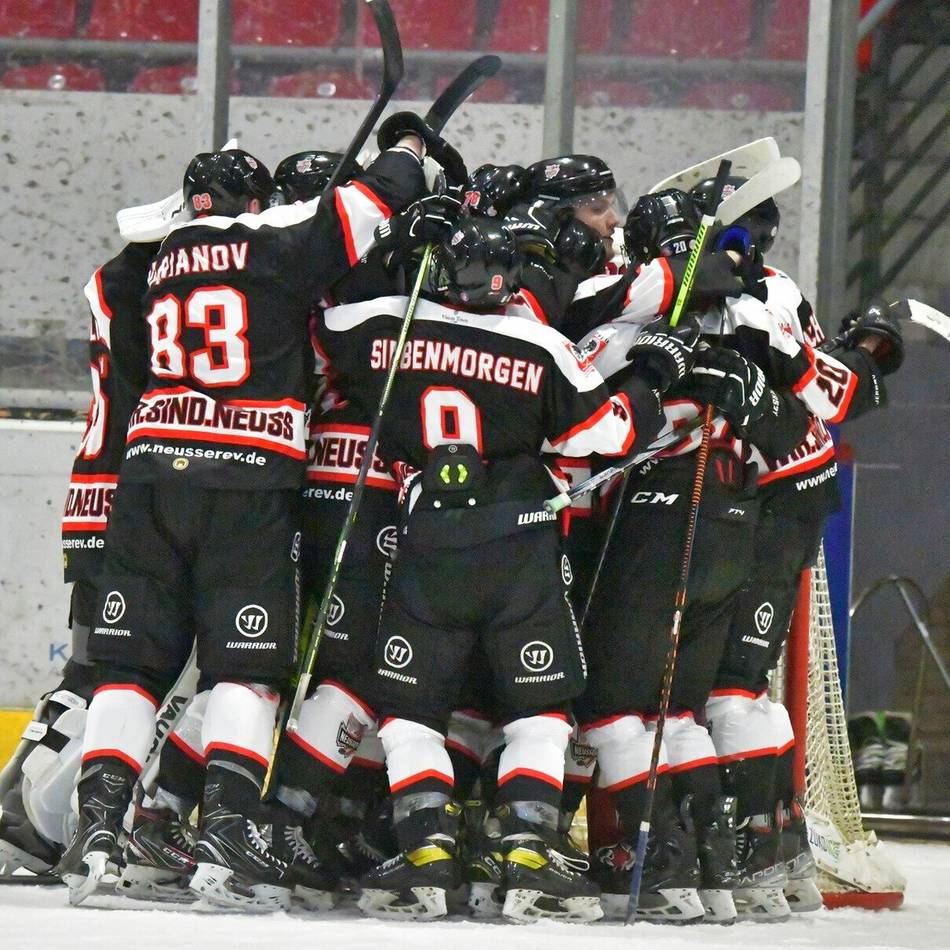 Heimspiel des Neusser EV: Krawall bei Eishockeyspiel in Neuss – Polizei muss eingreifen