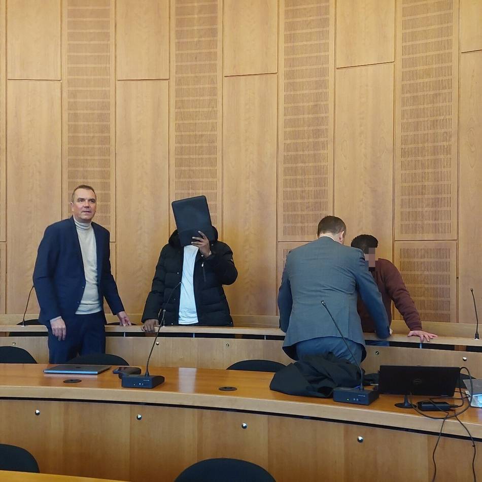 Zwei Männer angeklagt: Prozessauftakt nach Raub in Schnellrestaurant in Willich