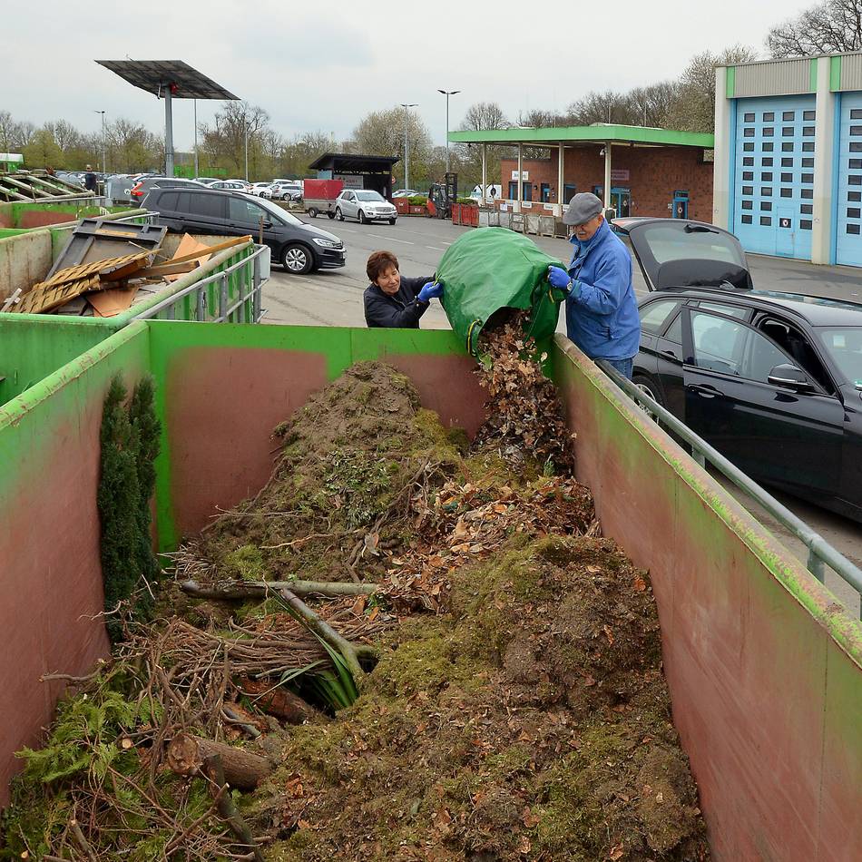 Bilanz der Stadt Rheinberg: Etwas weniger Grünschnitt und mehr Sperrmüll zum Asdonkshof gebracht
