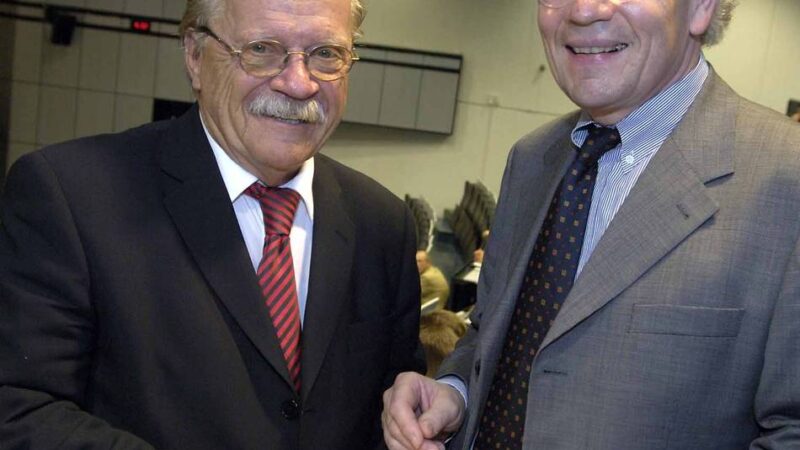 Ökonom von der ersten Stunde an: Universität trauert um Gründungsdekan Jörg Thieme