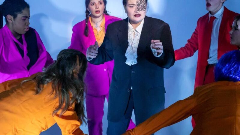 Aufführung im Neusser Kulturforum: Jugendensemble als desillusionierte DJs in der Alten Post