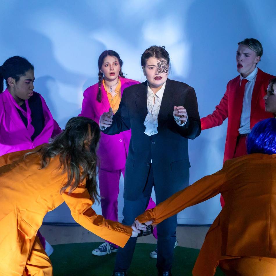 Aufführung im Neusser Kulturforum: Jugendensemble als desillusionierte DJs in der Alten Post