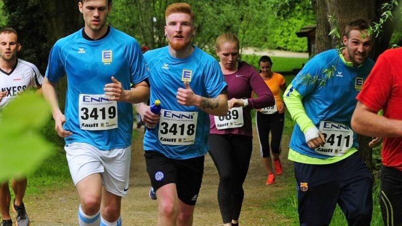 Neue Startgebühr und Serienshirt: Enni‑Laufserie beginnt im Moerser Schlosspark
