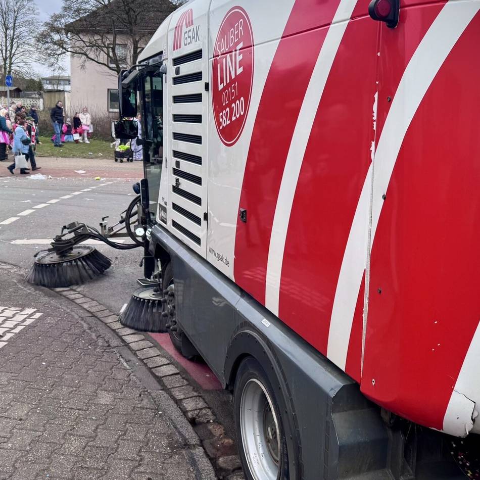 Karneval 2026: Mehr Müll beim Krefelder Rosenmontagszug