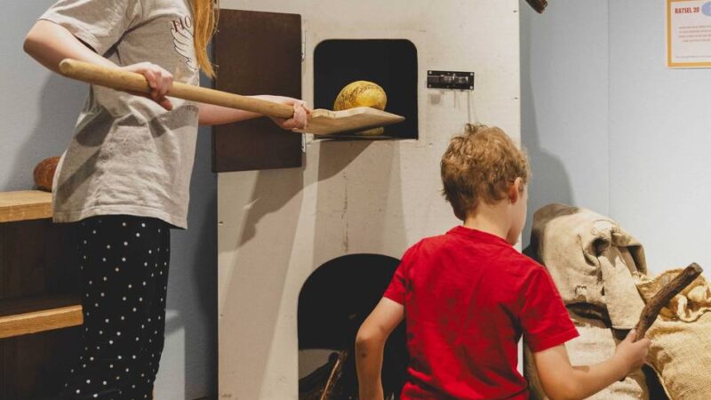 Ausstellung in Moers: Kinder auf Zeitreise in die Vergangenheit