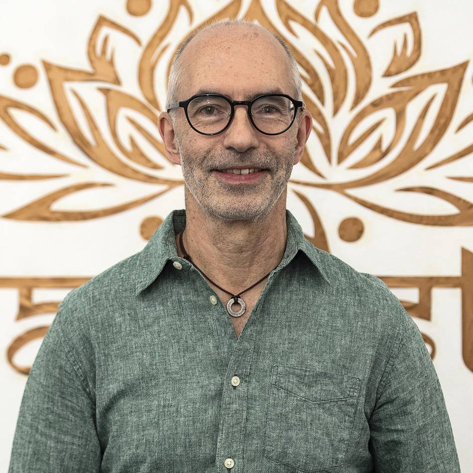 Buchveröffentlichung und persönlicher Neustart: Wie Yoga das Leben von Karl H. Vogel veränderte