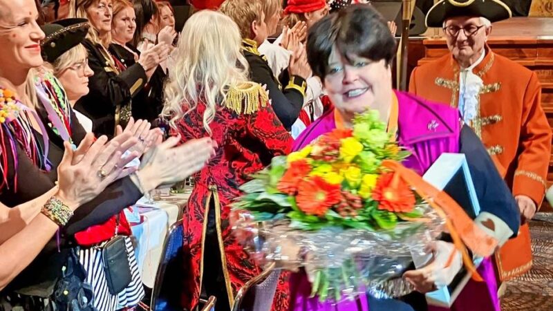 Mit Ingrid Kühne auf Abschiedstour im Kölner Karneval: Abschied aus der Bütt mit Tränen in den Augen