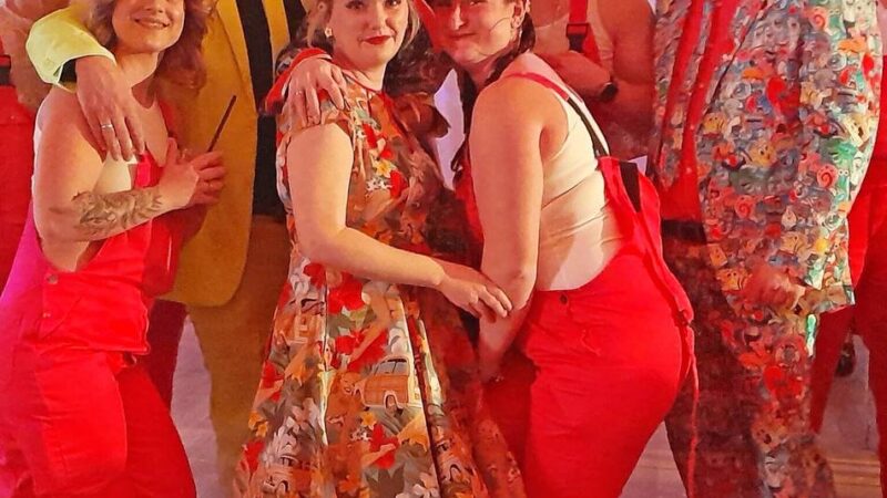 Mit fantasievollen Kostümen, Helau-Rufen und Tanzgarden verwandelten die Kalkstadt Narren das Paul-Ludowigs-Haus in eine Karnevals-Hochburg: Prunksitzung ist ein närrischer Höhepunkt