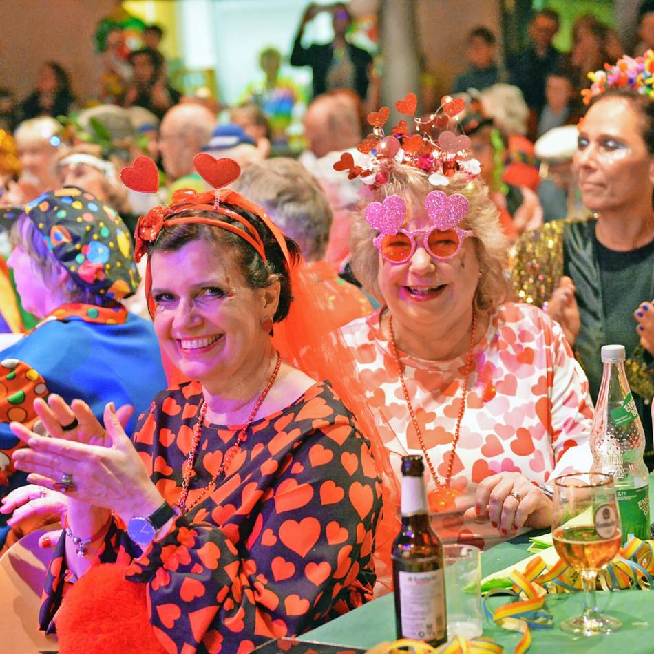 Zahlreiche Gruppen der katholischen Pfarrgemeinde sorgten für eine heiteres Programm: Pfarrkarneval beschert gute Laune