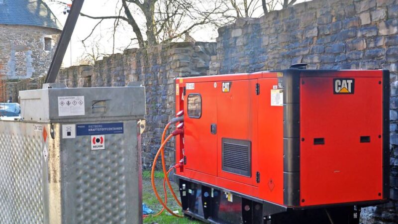 Bezirksausschuss wählt bei seiner konstituierenden Sitzung Carl Jendrik Fügler zum neuen Vorsitzenden: Herrenhaus: Innenausbau startet im Herbst