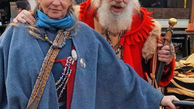 Der winterlicher Mittelaltermarkt von der Werbegemeinschaft Wülfrath pro belebte die Innenstadt: Gewand und Tand lockte viele Wikinger-Fans