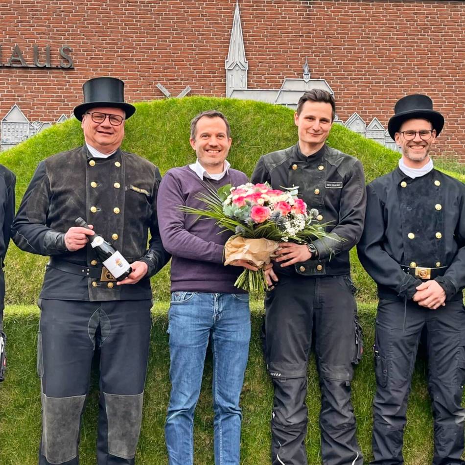 Empfang bei Straelens Bürgermeister: Schornsteinfeger wünschen der Stadt Straelen viel Glück