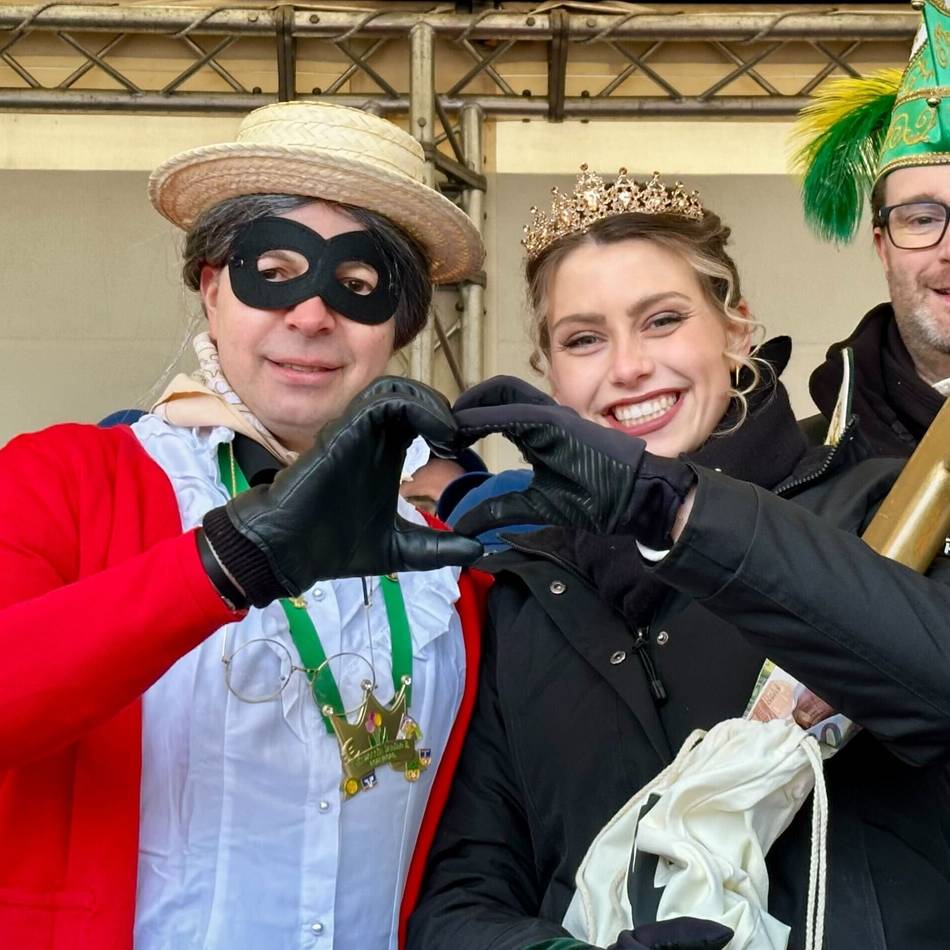 Rathaussturm in Bedburg-Hau: Tulpenprinzessin Janine I. regiert mit viel Herz