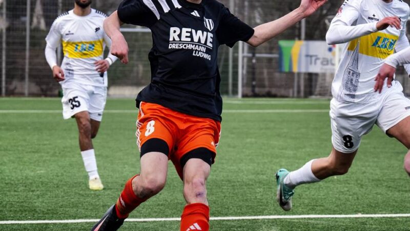 Derby zum Rückrunden-Start: Diskussionen um ein Handspiel im Lokalduell