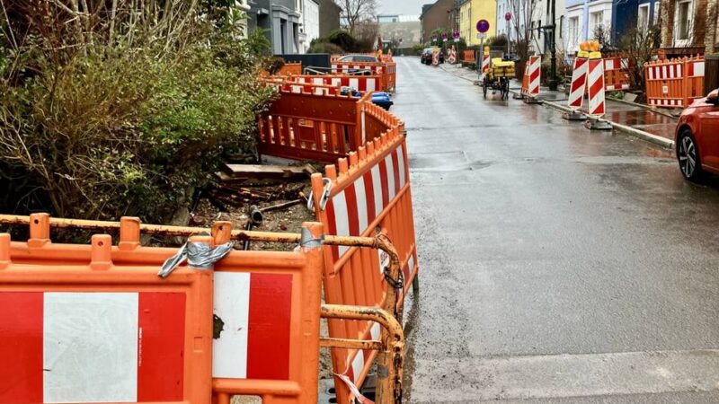 Leitungsarbeiten in Düsseldorf: Netzgesellschaft sichert baldiges Ende von Dauer-Baustelle zu
