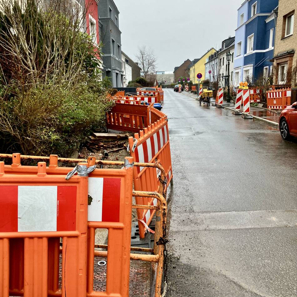 Leitungsarbeiten in Düsseldorf: Netzgesellschaft sichert baldiges Ende von Dauer-Baustelle zu