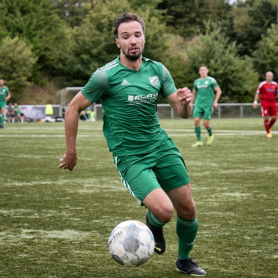 Sieg in Velbert: Der SC Reusrath nutzt die Elemente und Kunststücke