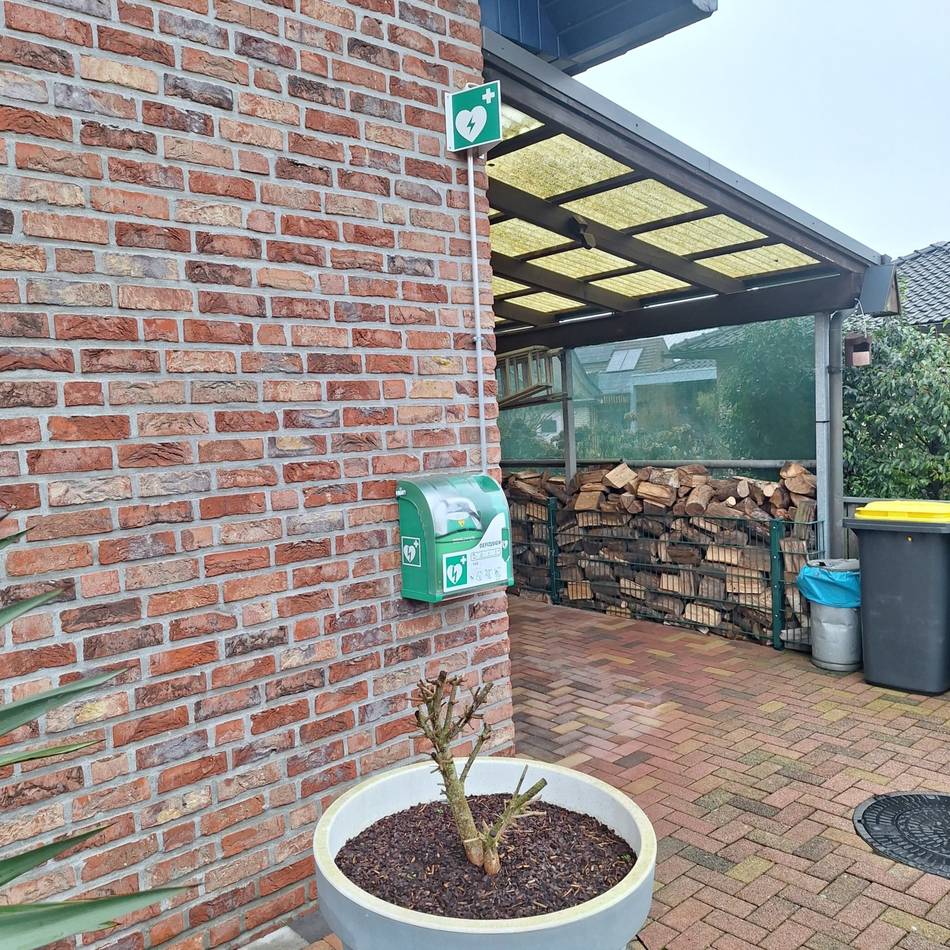 Aktion des Heimatvereins Haldern: Dritter öffentlicher Defi in Haldern