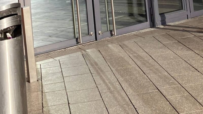 Luxus-Abfallbehälter-Aus in Leverkusen: Glanzmülleimer rosten – Stadt setzt für City nun auf „Winsen 90“