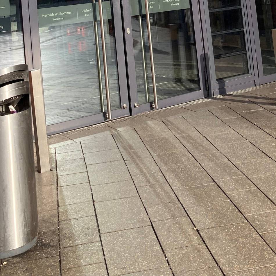 Luxus-Abfallbehälter-Aus in Leverkusen: Glanzmülleimer rosten – Stadt setzt für City nun auf „Winsen 90“