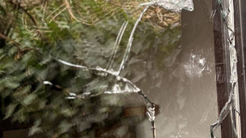 Unbekannte werfen in Kempen Scheiben ein: „Das war ein Mordsknall mitten in der Nacht“