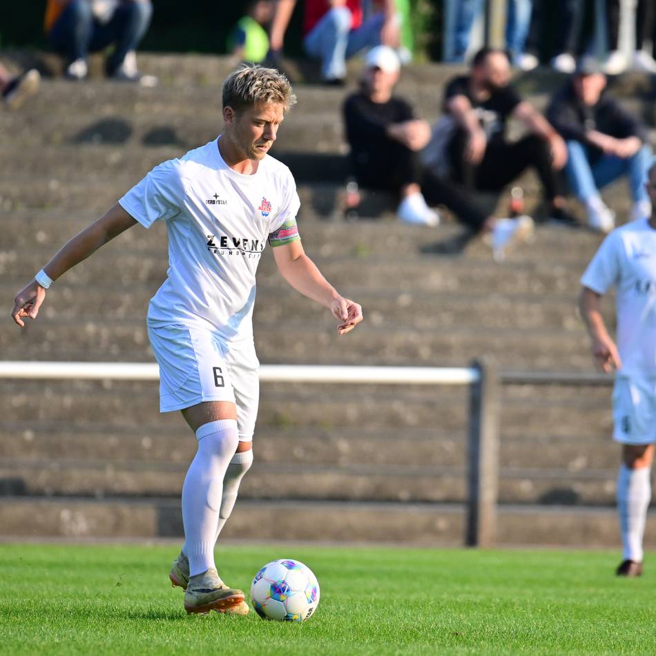 Identifkationsfigur vom Bresserberg: So hat Kapitän Fabio Forster über seine Zukunft beim 1. FC Kleve entschieden