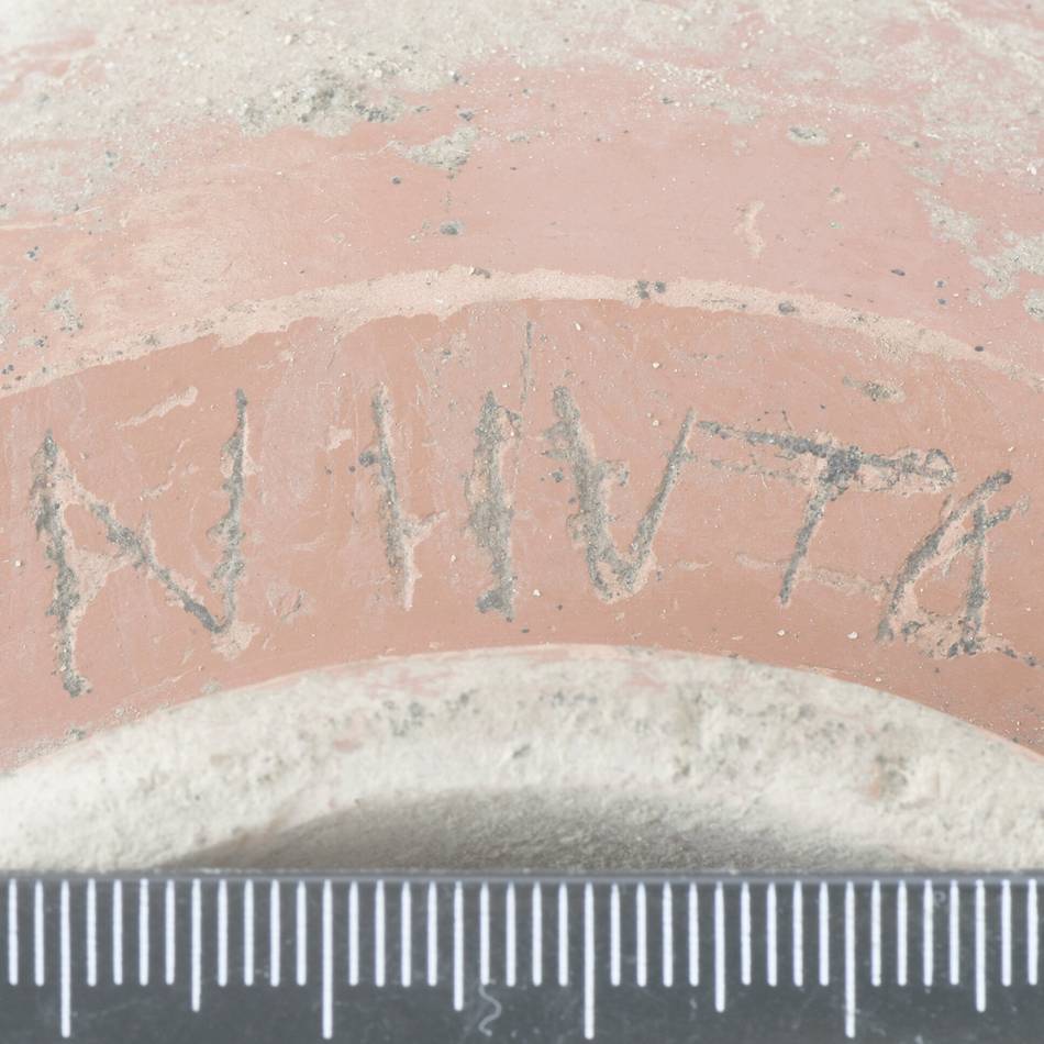 Fund in Alpen-Huck: Liebevoll ausgestattetes Kindergrab aus römischer Zeit entdeckt