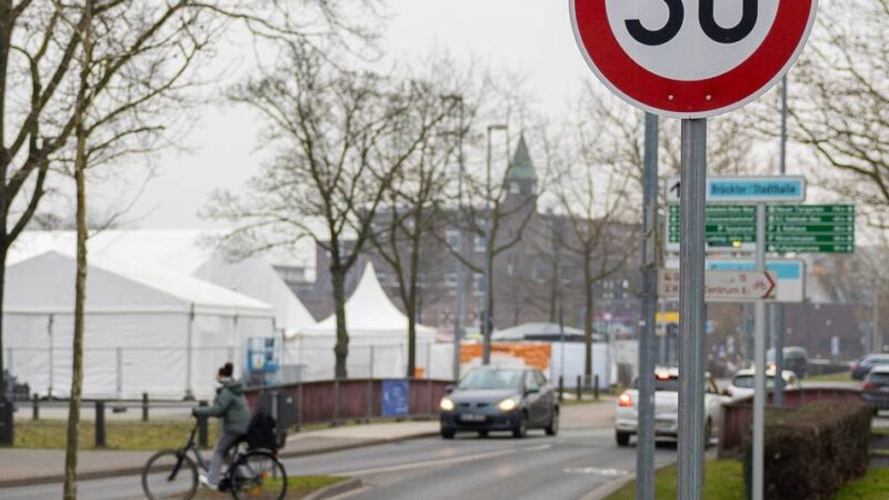 Mehr Sicherheit für Fußgänger: Tempo 30 an wichtigen Querungshilfen im Herzen Kleves