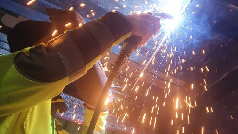 Blick in die Werkhalle der IGKV Sonsbeck: Helden der Kindheit im XXL-Format