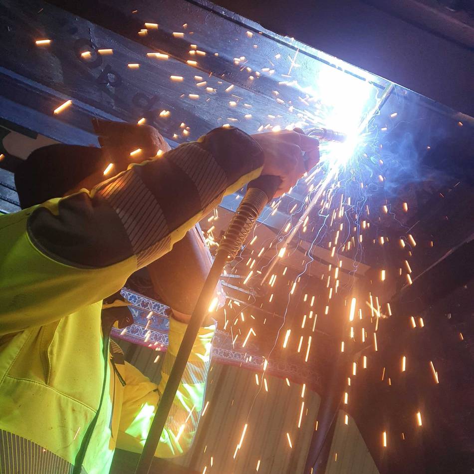 Blick in die Werkhalle der IGKV Sonsbeck: Helden der Kindheit im XXL-Format