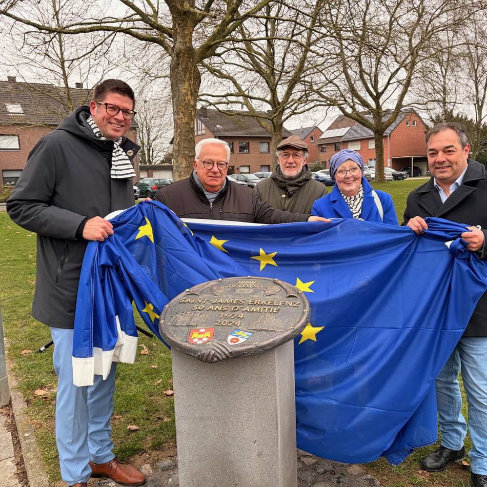 Enthüllung in Gerderath: Bronze-Relief verbindet Erkelenz und Saint‑James