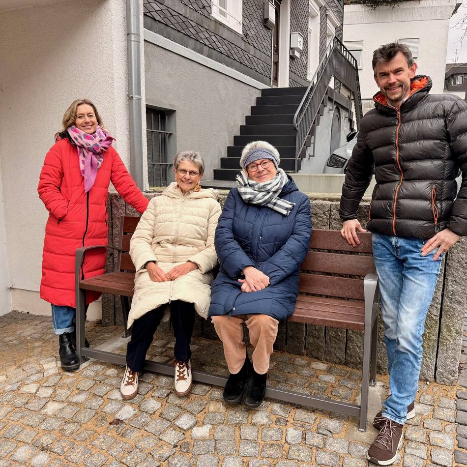 Seniorenbeirat in Wermelskirchen: Stadt sucht Lösung für Sitzplätze – Beirat handelt