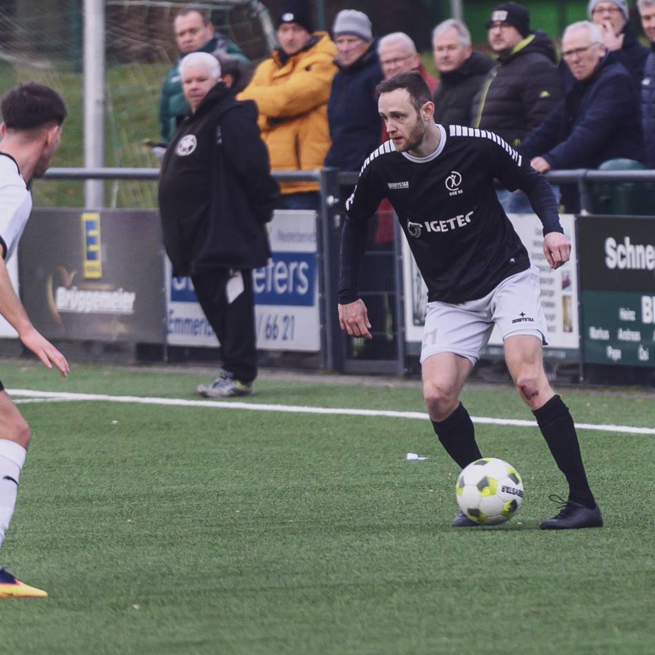 Spektakuläre Szenen im IGETEC-Sportpark: Die SGE Bedburg-Hau macht’s in Unterzahl noch einmal richtig spannend