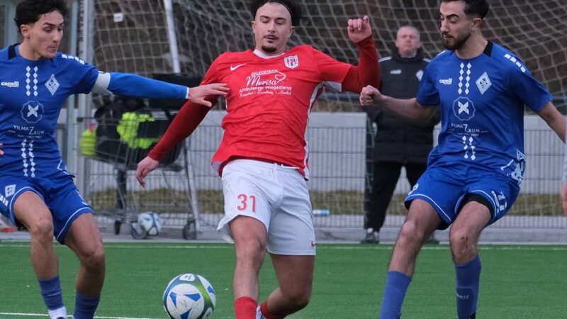 Tor, Platzverweis, Tor: Dieser Last-Minute-Transfer entscheidet das Kreisliga-Derby
