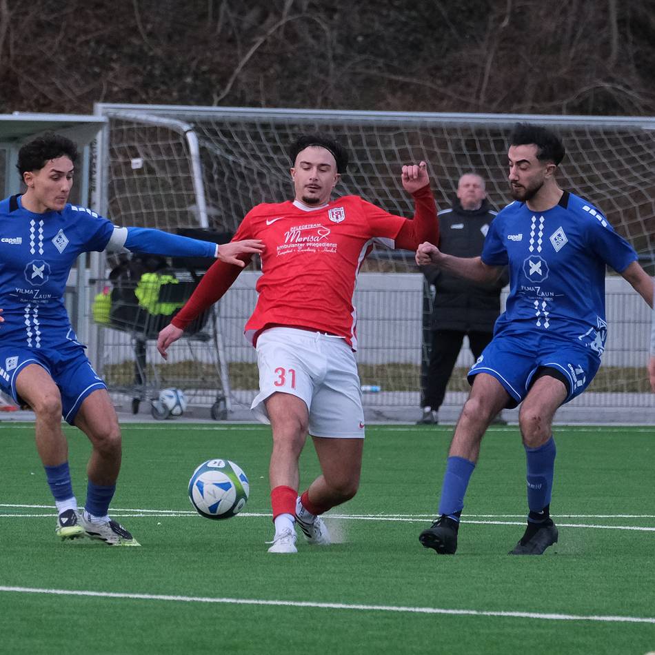 Tor, Platzverweis, Tor: Dieser Last-Minute-Transfer entscheidet das Kreisliga-Derby