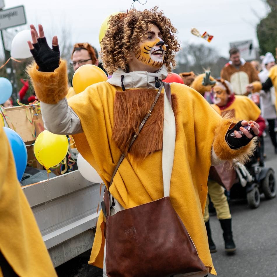 Kaneval 2026 in Düsseldorf: Met Flause em Kopp – So schön war der Veedelszoch durch Itter