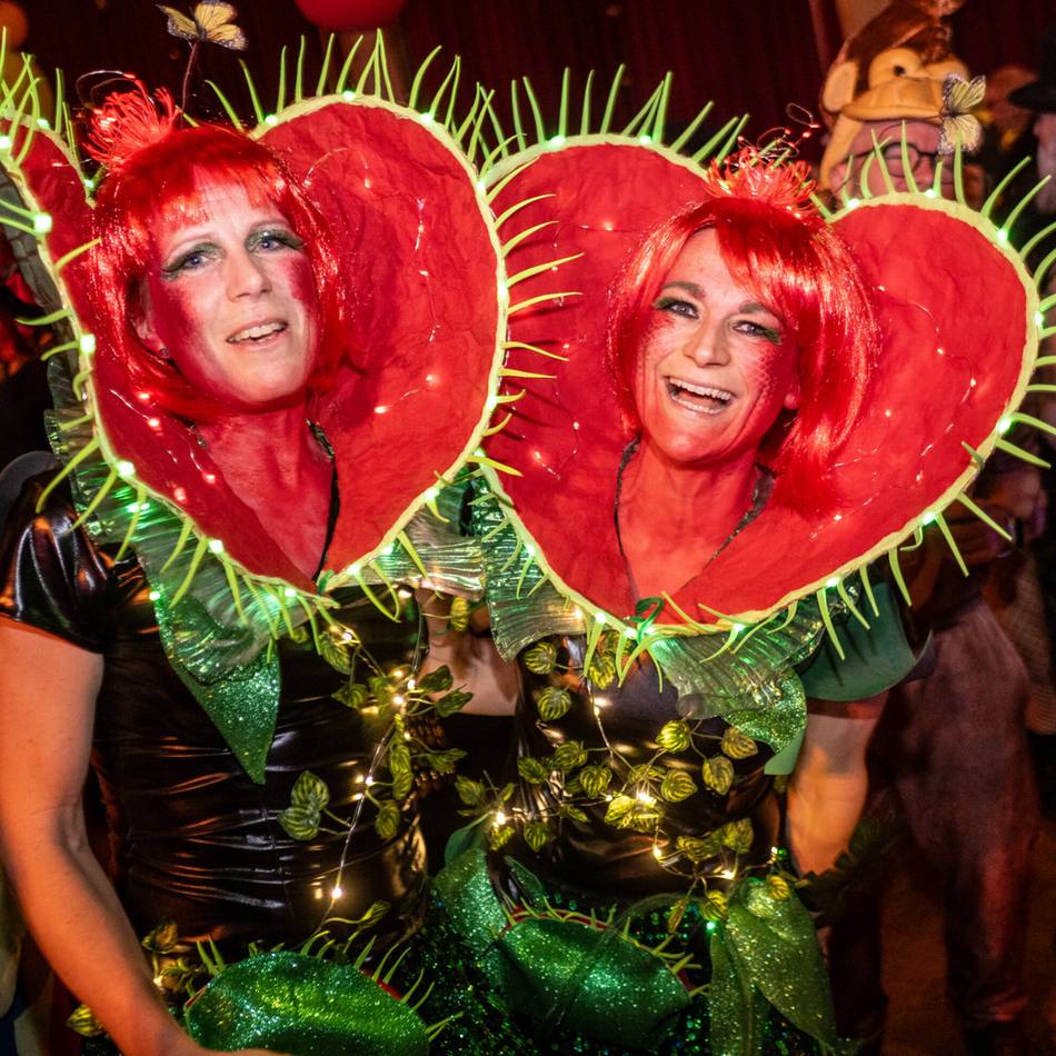 Düsseldorfer Karneval: So schön waren die Kostüme beim Böse Buben Ball 2026
