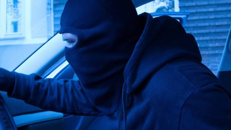 Auch in Rheinberg Fahrzeuge gestohlen: Polizei nimmt organisierte Autodiebe fest