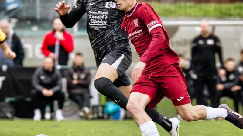 Sieg in Kleve: Zwei Rote Karten und zwei Tore: FCM sichert wichtige drei Punkte