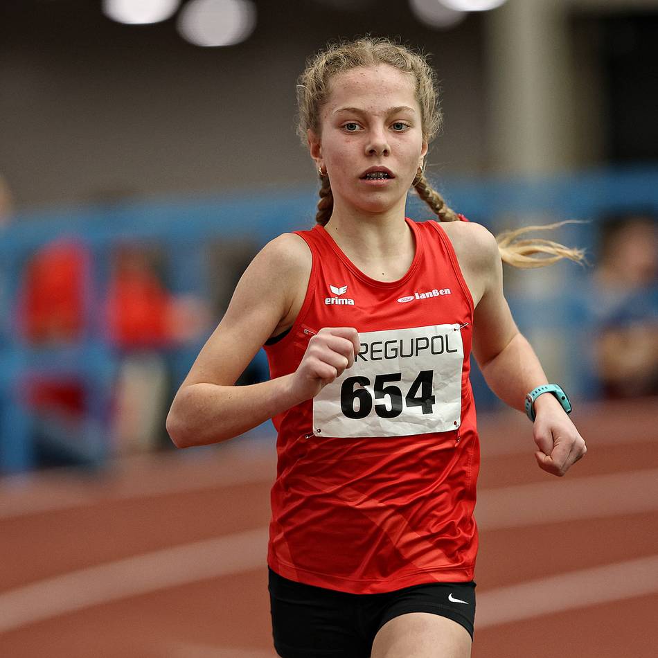 Nordrhein-Meisterin in der Halle: Léa Topp läuft in die Top 5 der deutschen Bestenliste