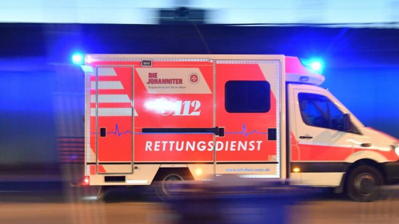 Vorfall in Duisburg-Duissern: Motorradfahrer ohne Führerschein bei Unfall schwer verletzt