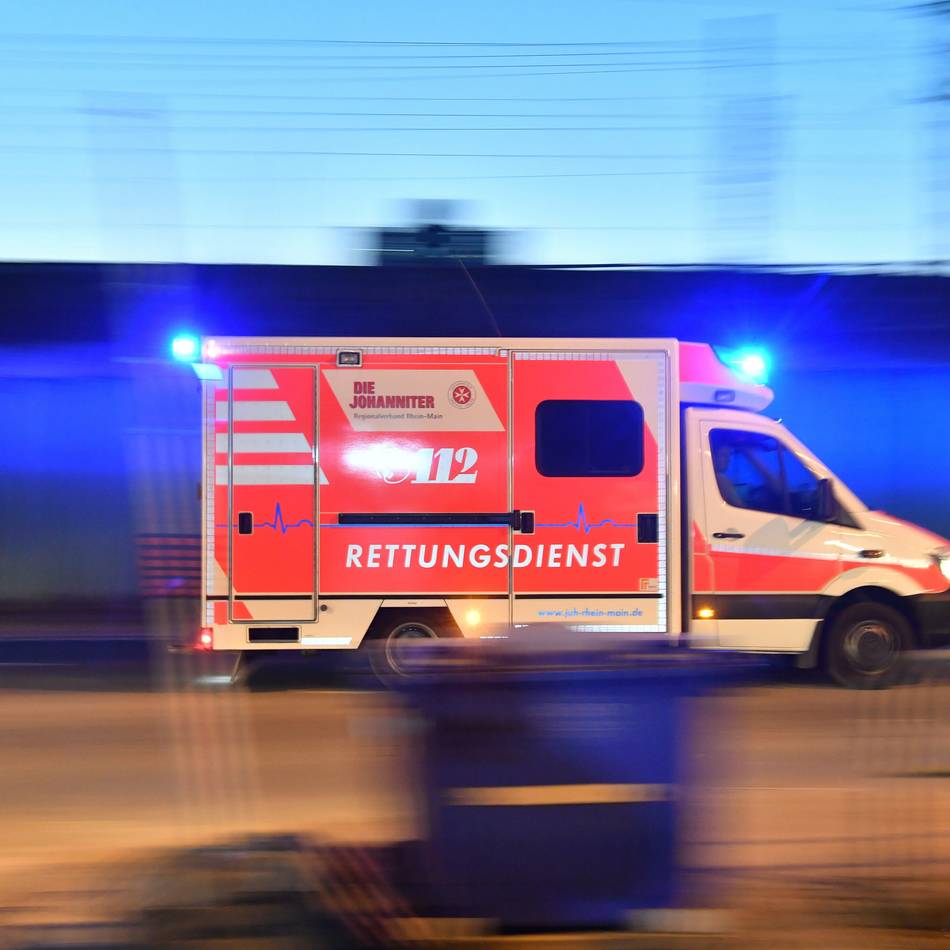 Vorfall in Duisburg-Duissern: Motorradfahrer ohne Führerschein bei Unfall schwer verletzt
