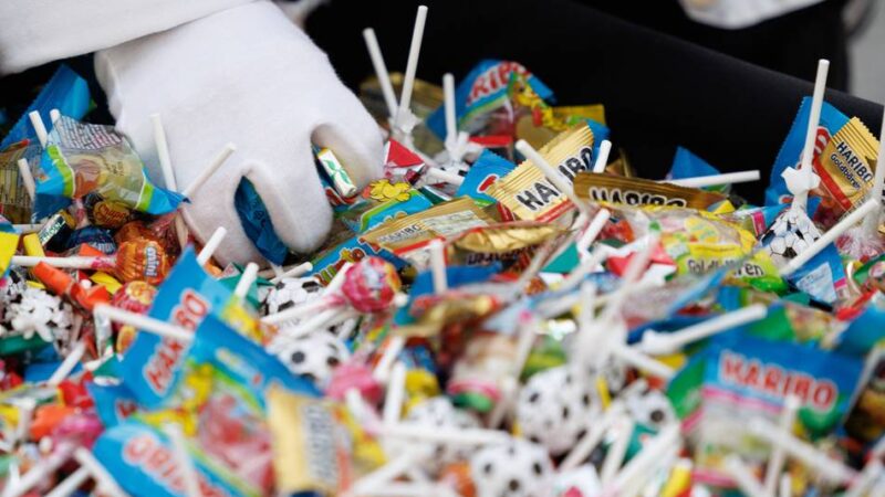 Höhere Süßigkeitenpreise: Gehen den Karnevalszügen die Kamelle aus?