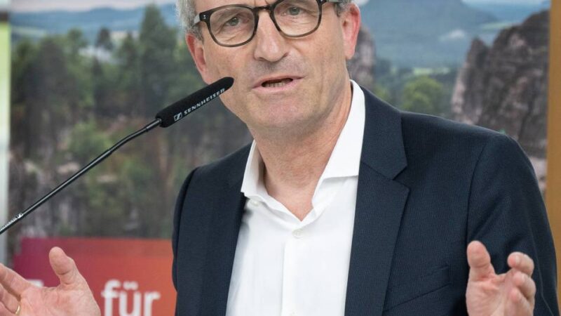 „Nützliche Idioten“: Videokonferenz mit Moskau – Kritik am Düsseldorfer Ex-OB Thomas Geisel