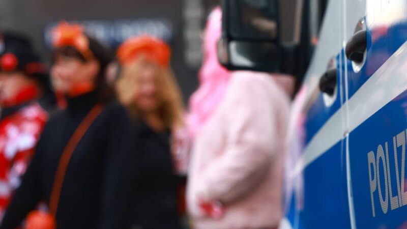 Polizei im Rhein-Kreis Neuss zieht Bilanz: Weniger Strafanzeigen wegen Körperverletzung an Altweiber