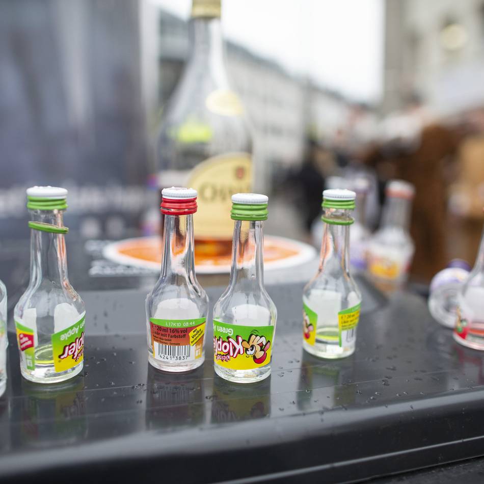 Schutz für junge Jecken: Kreis mahnt zu Verantwortung beim Alkohol an Karneval