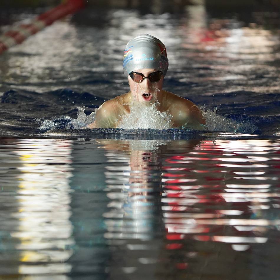 Wie ein Fisch im Wasser: Keiner schwimmt so schnell wie Paul aus Geldern