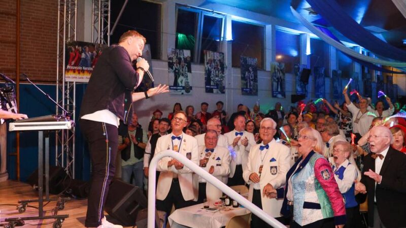 Karneval in Lövenich: Höhner-Heimspiel in Lövenich