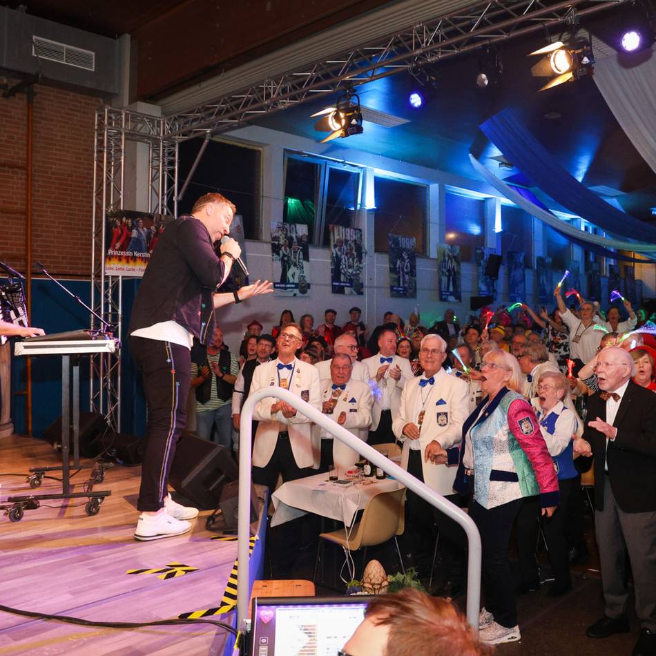 Karneval in Lövenich: Höhner-Heimspiel in Lövenich