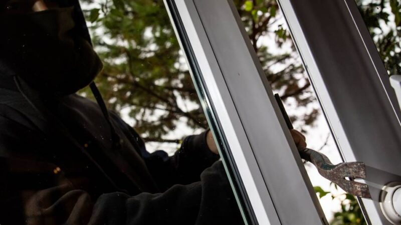 Bargeld und Schmuck gestohlen: Wohnungseinbruch am helllichten Tag in Lobberich